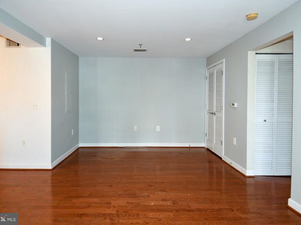 4127 S Four Mile Run Drive Drive 304, Arlington VA 22204