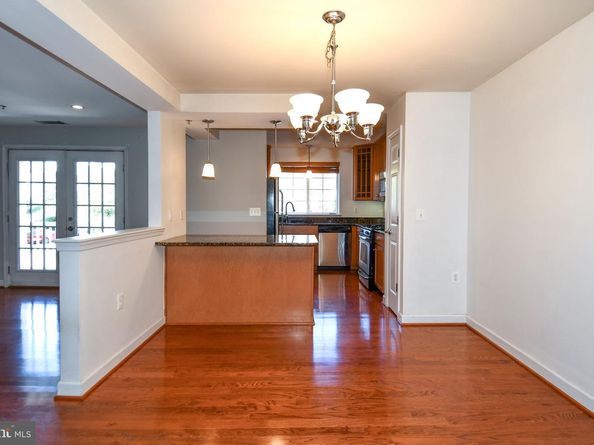 4127 S Four Mile Run Drive Drive 304, Arlington VA 22204