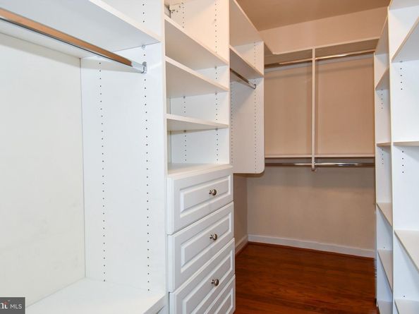 4127 S Four Mile Run Drive Drive 304, Arlington VA 22204