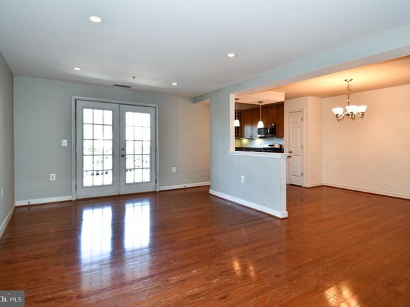 4127 S Four Mile Run Drive Drive 304, Arlington VA 22204