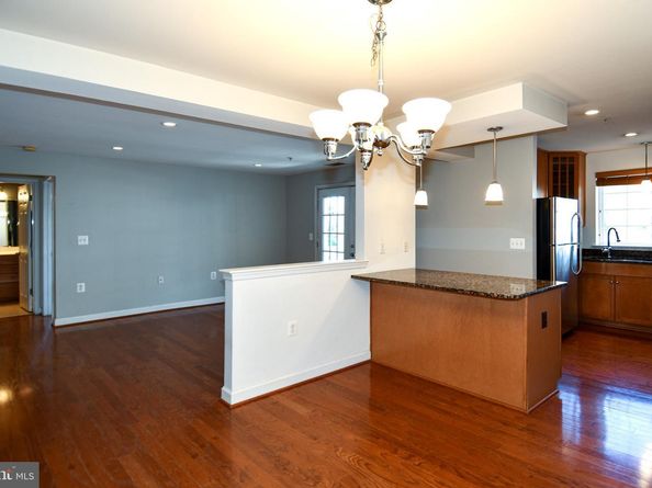 4127 S Four Mile Run Drive Drive 304, Arlington VA 22204
