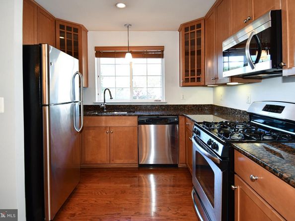 4127 S Four Mile Run Drive Drive 304, Arlington VA 22204