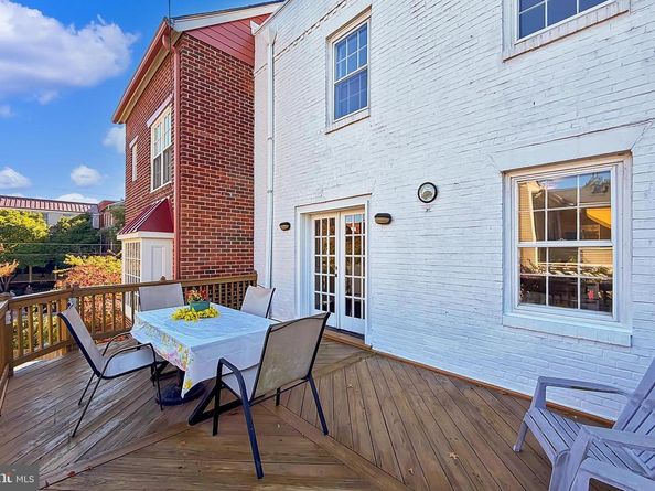 805 Green Street, Alexandria VA 22314