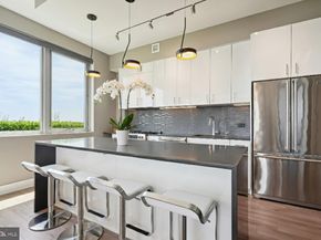 88 V Street SW PH1, Washington DC 20024