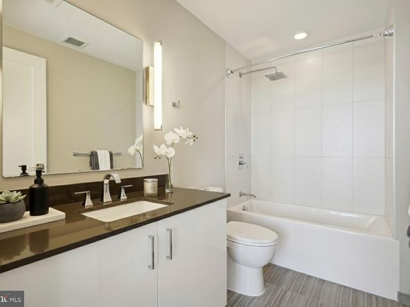 88 V Street SW PH1, Washington DC 20024