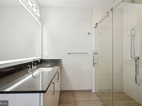 88 V Street SW PH1, Washington DC 20024