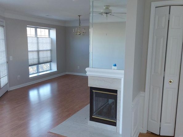 46893 Eaton Terrace 300, Sterling VA 20164