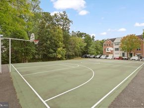 13210 Fox Ripple Ln Lane, Herndon VA 20171