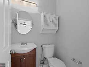 13210 Fox Ripple Ln Lane, Herndon VA 20171
