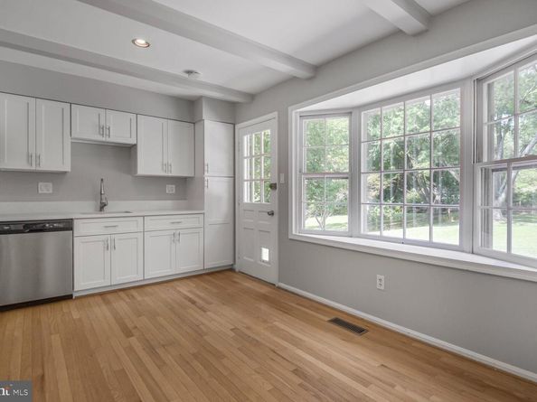 11733 Ambleside Drive, Potomac MD 20854