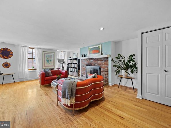 826 S 2nd Street 3, Philadelphia PA 19147