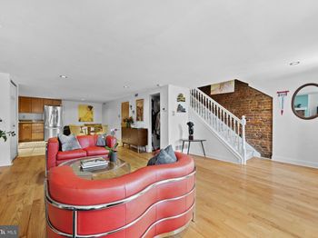 826 S 2nd Street