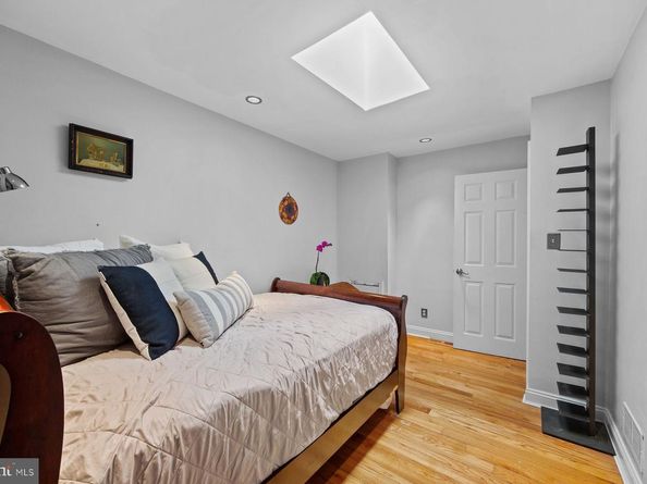 826 S 2nd Street 3, Philadelphia PA 19147