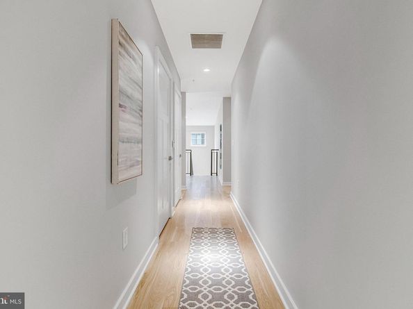 1610 N Queen Street 211, Arlington VA 22209