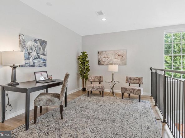 1610 N Queen Street 211, Arlington VA 22209