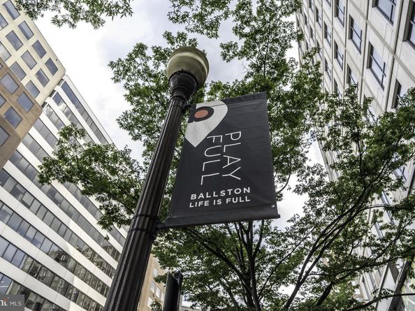 2460 N Utah Street, Arlington VA 22207