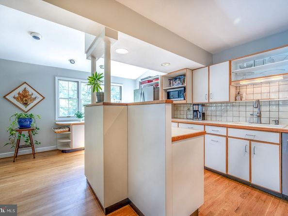 2460 N Utah Street, Arlington VA 22207