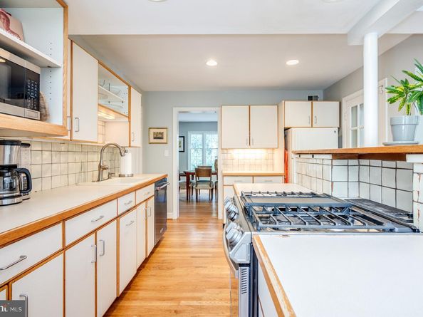 2460 N Utah Street, Arlington VA 22207