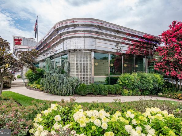 2460 N Utah Street, Arlington VA 22207