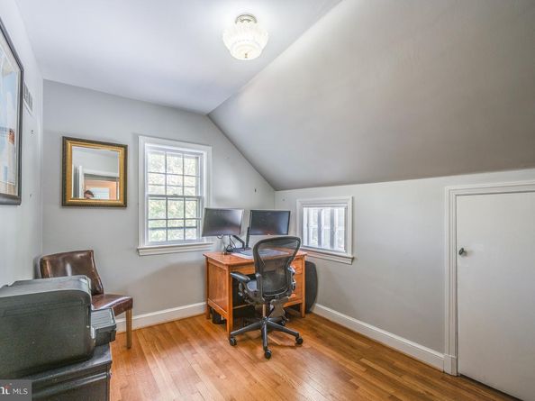 2460 N Utah Street, Arlington VA 22207