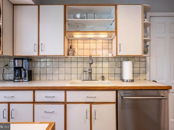 2460 N Utah Street, Arlington VA 22207