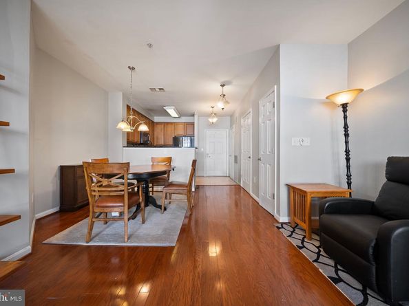 801 S Greenbrier Street 304, Arlington VA 22204