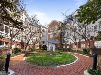 801 S Greenbrier Street