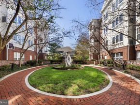 801 S Greenbrier Street 304, Arlington VA 22204