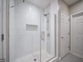 801 S Greenbrier Street 304, Arlington VA 22204