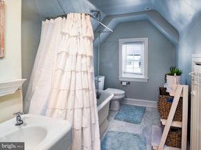 11 Shirley Road, Narberth PA 19072