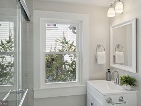 4914 22nd Street N, Arlington VA 22207