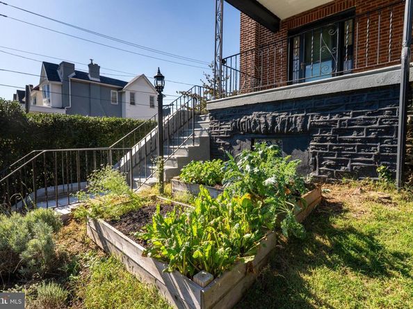 401 E Sharpnack Street, Philadelphia PA 19119