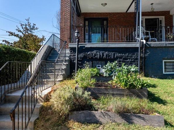 401 E Sharpnack Street, Philadelphia PA 19119