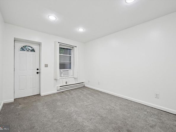 1709 Christian Street, Philadelphia PA 19146