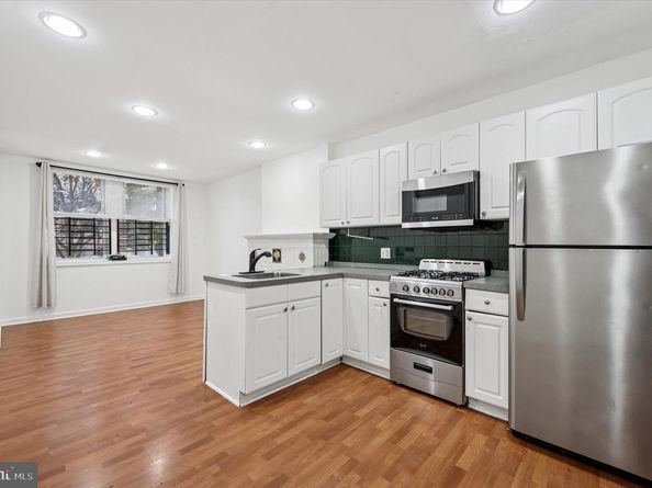 1709 Christian Street, Philadelphia PA 19146