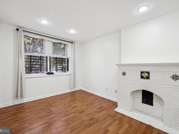1709 Christian Street, Philadelphia PA 19146