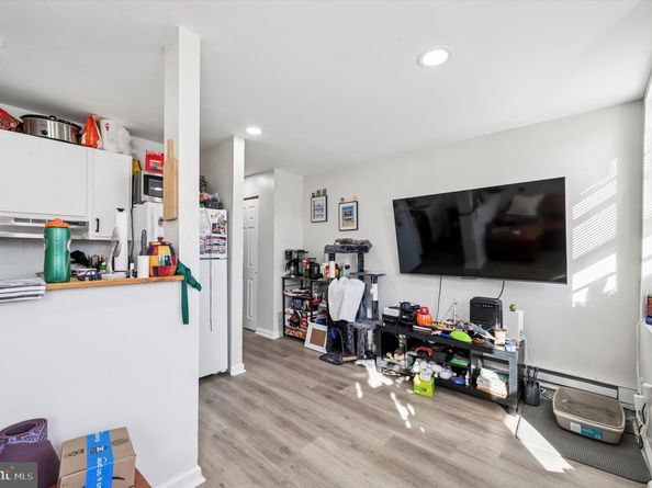 1709 Christian Street, Philadelphia PA 19146