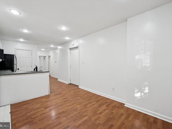 1709 Christian Street, Philadelphia PA 19146