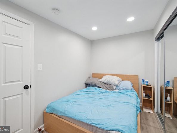 1709 Christian Street, Philadelphia PA 19146