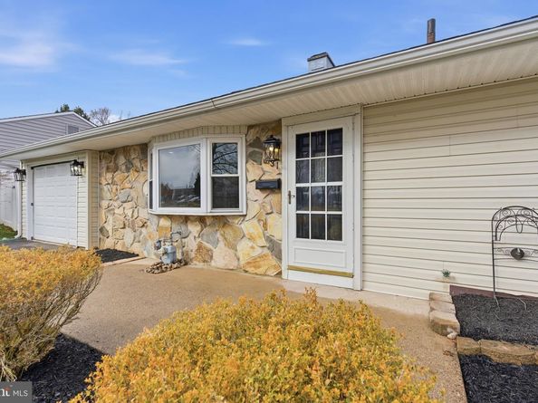 831 Trenton Road, Fairless Hills PA 19030