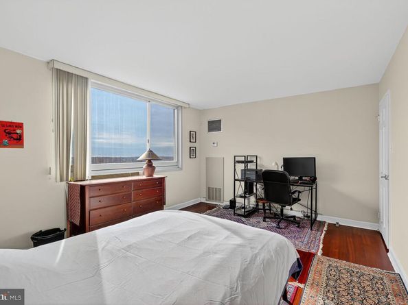 4601 N Park Avenue 1218T, Chevy Chase MD 20815