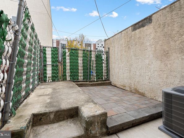 1519 W Thompson Street, Philadelphia PA 19121