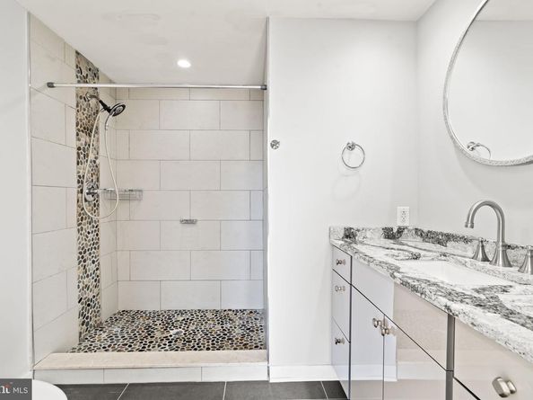 343 N Front Street C, Philadelphia PA 19106