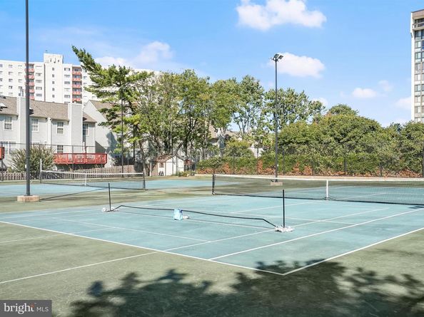 5300 Holmes Run Parkway 402, Alexandria VA 22304