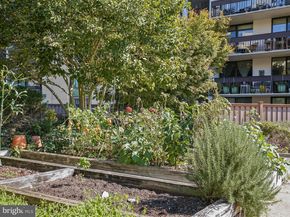 5300 Holmes Run Parkway 402, Alexandria VA 22304