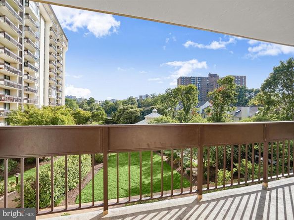 5300 Holmes Run Parkway 402, Alexandria VA 22304