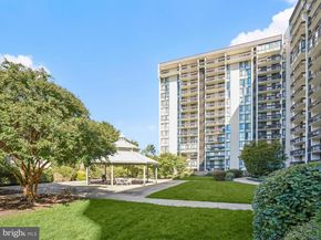 5300 Holmes Run Parkway 402, Alexandria VA 22304