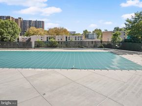 5300 Holmes Run Parkway 402, Alexandria VA 22304