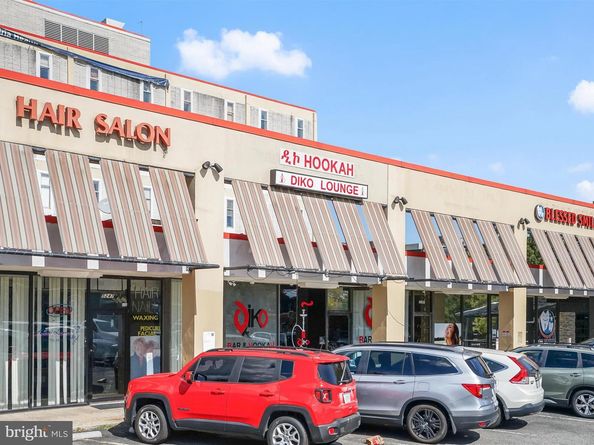 5300 Holmes Run Parkway 402, Alexandria VA 22304