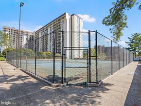 5300 Holmes Run Parkway 402, Alexandria VA 22304